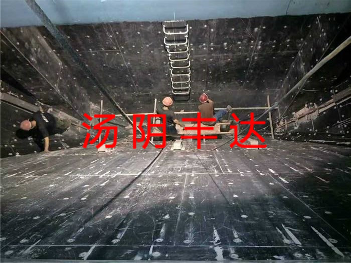 超高分子聚乙烯襯板現（xiàn）場安裝圖
